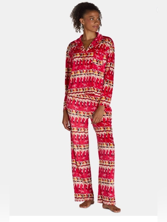 Holiday Time Pants - Dancing 💃 ladies in Mrs. Santa 🤶 set Red Printed Women's Pajama Set with pocket